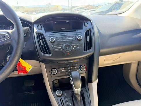 Used 2017 Ford Focus SE FWD image 19