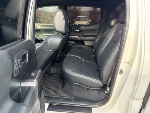 Used 2019 Toyota Tacoma Limited image 16