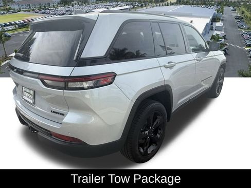 Certified 2025 Jeep Grand Cherokee Limited w/ Black Appearance Package image 4