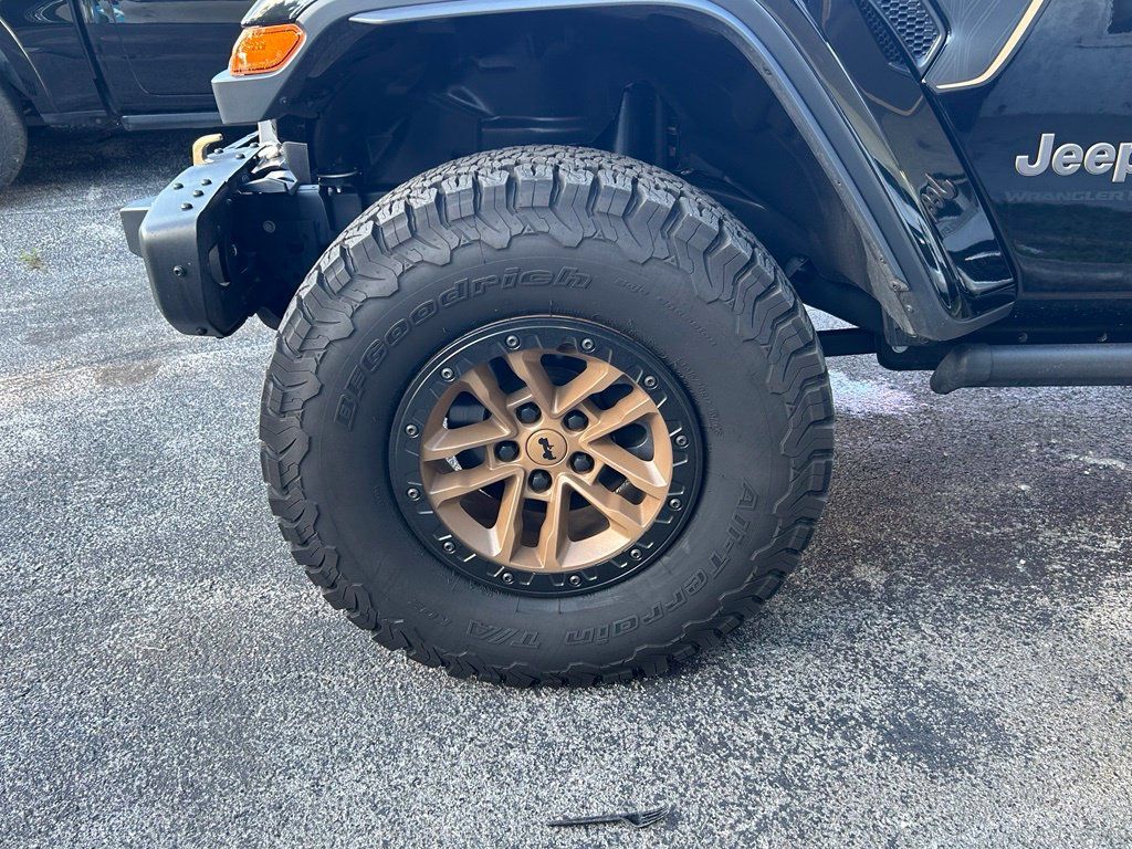 Used 2025 Jeep Wrangler Unlimited Rubicon 392 AWD/4WD image 27