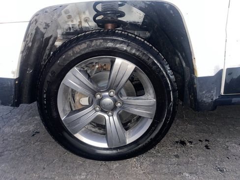 Used 2014 Jeep Patriot Latitude w/ Freedom Edition Package image 11