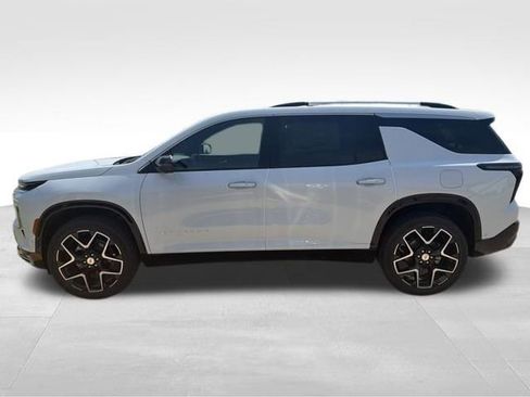 New 2026 Chevrolet Traverse High Country w/ LPO, Floor Liner Package FWD image 36