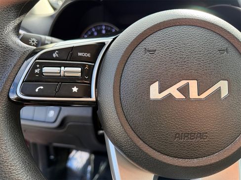 Certified 2023 Kia Forte LXS image 25