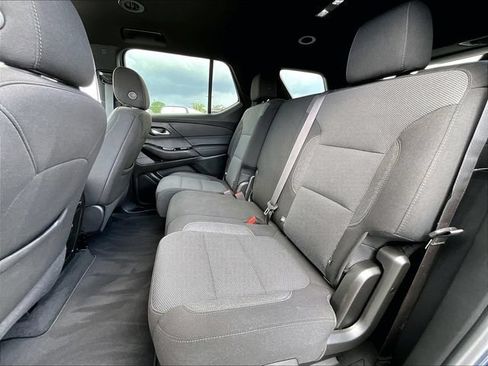 Used 2023 Chevrolet Traverse LT FWD image 15