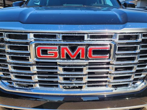 New 2026 GMC Yukon XL Denali w/ Sun & Power Step Package image 9
