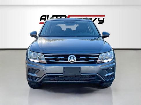 Used 2019 Volkswagen Tiguan SE image 2