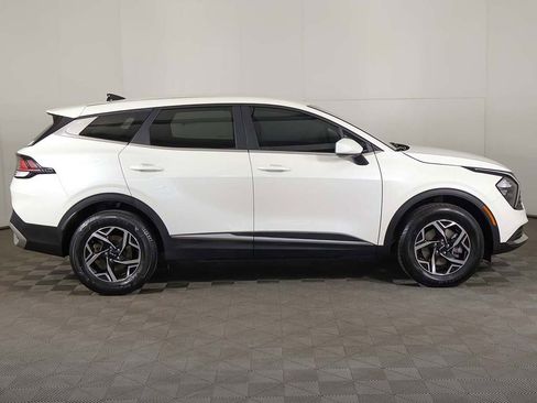 Used 2023 Kia Sportage LX image 17
