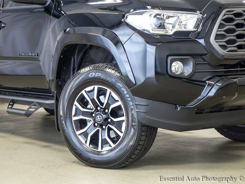 Used 2023 Toyota Tacoma TRD Sport AWD/4WD image 4