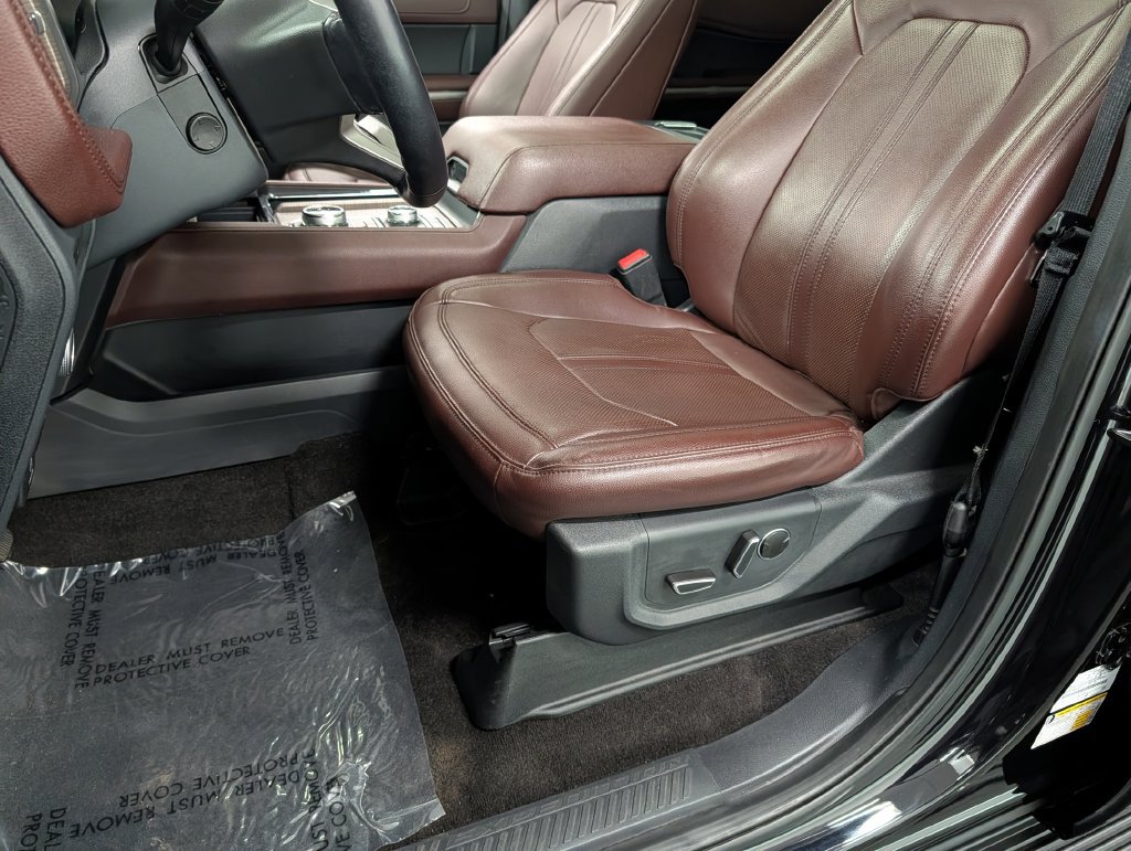 Used 2022 Ford Expedition Limited AWD/4WD image 12