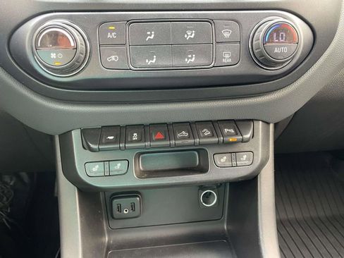 Used 2019 Chevrolet Colorado Z71 AWD/4WD image 29