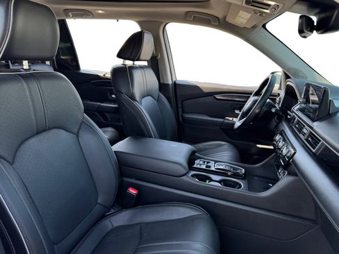 Used 2025 Honda Pilot Elite image 15