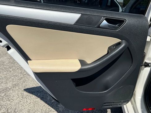 Used 2012 Volkswagen Jetta TDI w/ TDI Appearance Pkg image 24