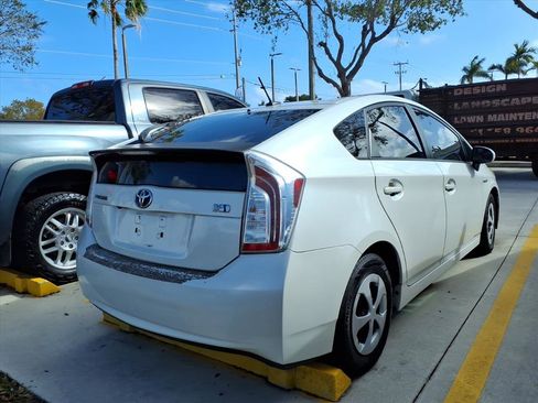 Used 2014 Toyota Prius Four image 7