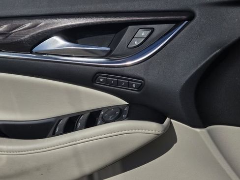 Used 2023 Buick Enclave Avenir w/ Avenir Technology Package image 18