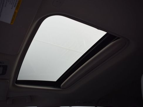 Used 2022 Toyota Sienna XLE FWD image 21
