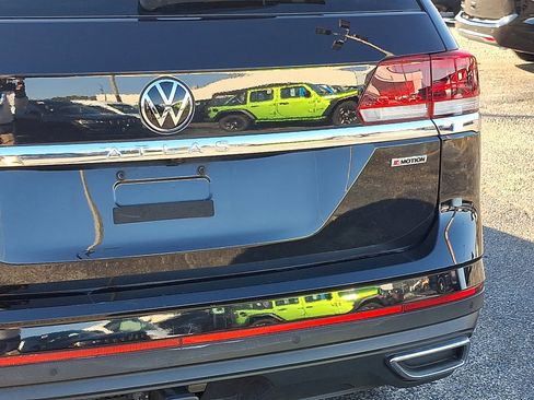 Used 2022 Volkswagen Atlas SEL image 16