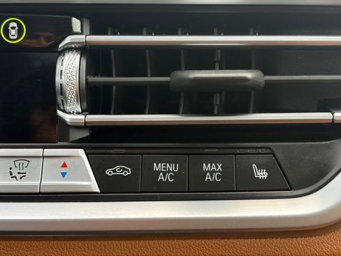 Used 2022 BMW 330i xDrive Sedan w/ Driving Assistance Package image 27