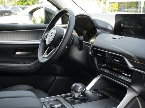 Certified 2025 MAZDA CX-70 3.3 Turbo w/ Premium Package AWD/4WD image 35