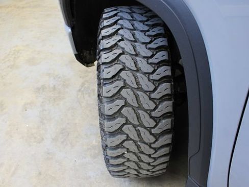 Used 2024 GMC Sierra 1500 AT4 w/ Technology Package AWD/4WD image 8
