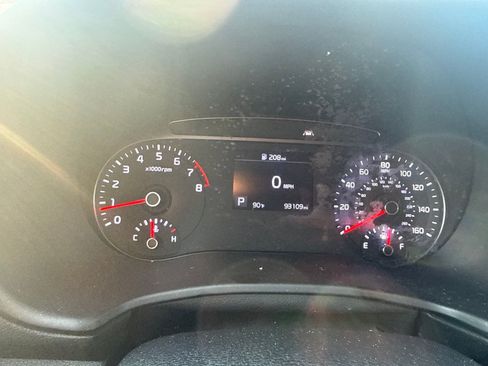 Used 2022 Kia Soul LX w/ Technology Package FWD image 13