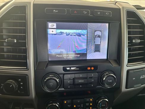 Used 2019 Ford F350 Lariat w/ Lariat Ultimate Package AWD/4WD image 28
