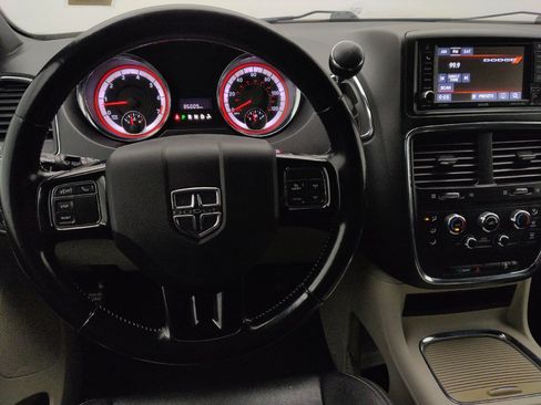Used 2020 Dodge Grand Caravan SXT FWD image 22