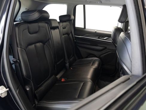 Used 2023 Jeep Grand Cherokee Limited w/ Luxury Tech Group II AWD/4WD image 22
