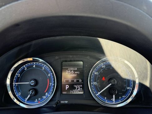 Used 2019 Toyota Corolla LE FWD image 16