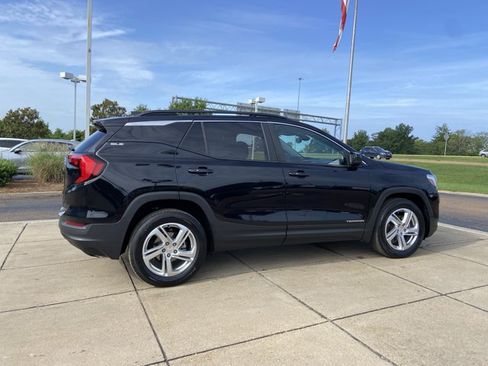 Used 2021 GMC Terrain SLE w/ Driver Convenience Package FWD image 12