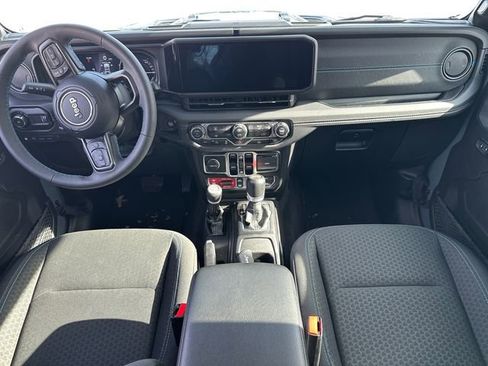 Used 2025 Jeep Wrangler Unlimited Rubicon 4xe image 19