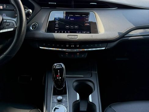 Used 2020 Cadillac XT4 Sport w/ Cold Weather Package FWD image 12