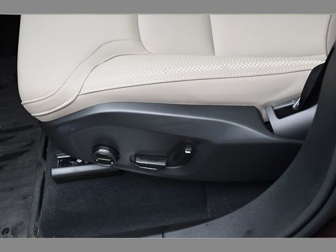 Certified 2026 Volvo XC90 B5 Core w/ Protection Package Premier AWD/4WD image 34