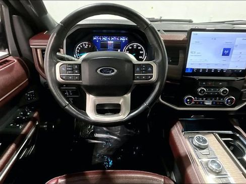 Used 2024 Ford Expedition Limited image 8