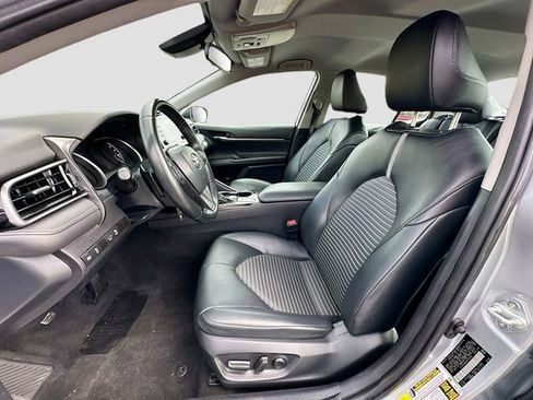 Used 2023 Toyota Camry SE image 19