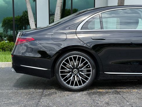 Used 2024 Mercedes-Benz S 580 4MATIC Sedan image 4