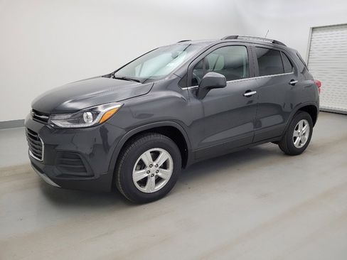 Used 2018 Chevrolet Trax LT w/ LT Convenience Package AWD/4WD image 2