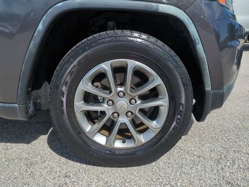 Used 2016 Jeep Grand Cherokee Limited AWD/4WD image 11