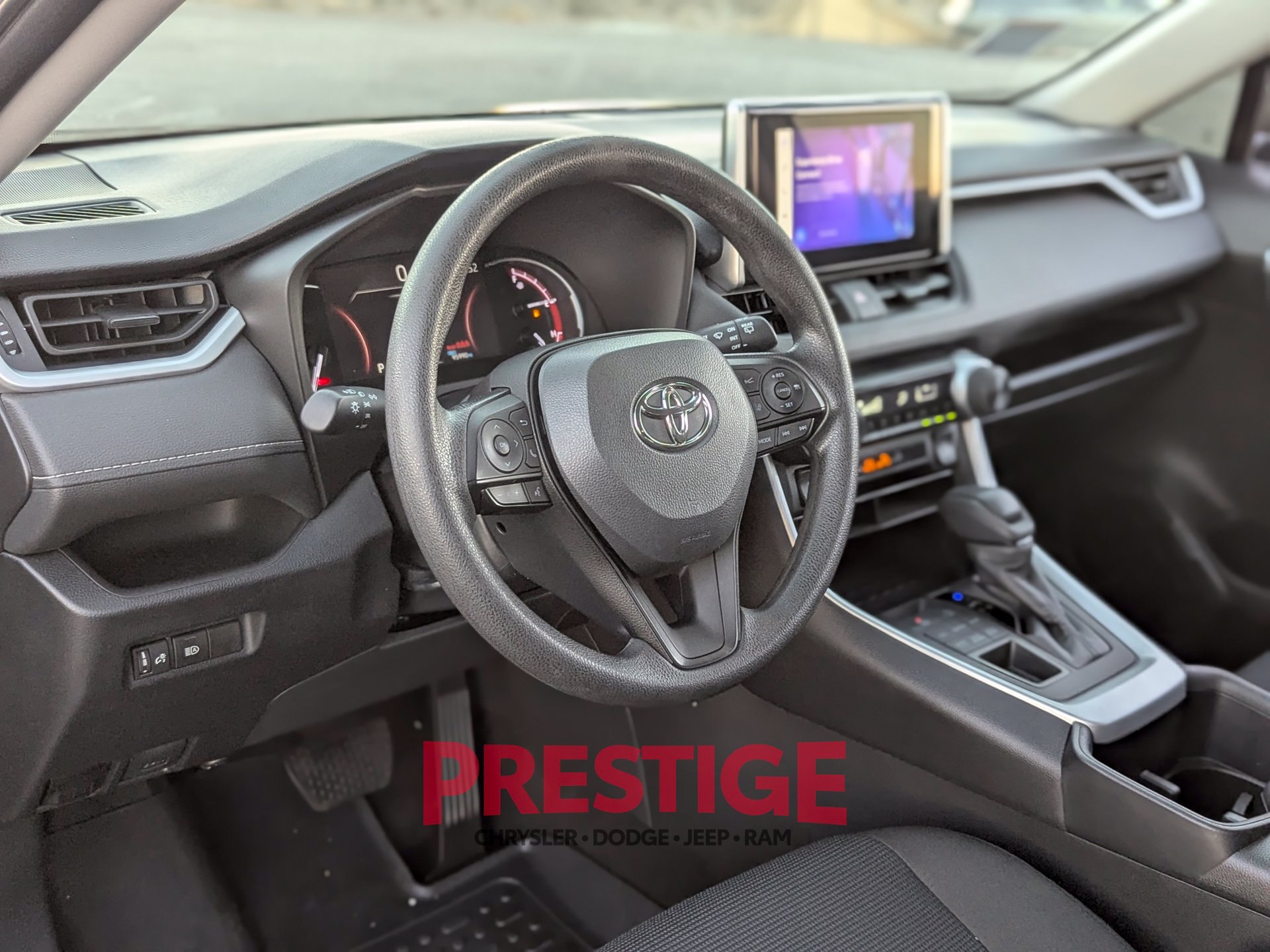 Used 2023 Toyota RAV4 LE AWD/4WD image 12
