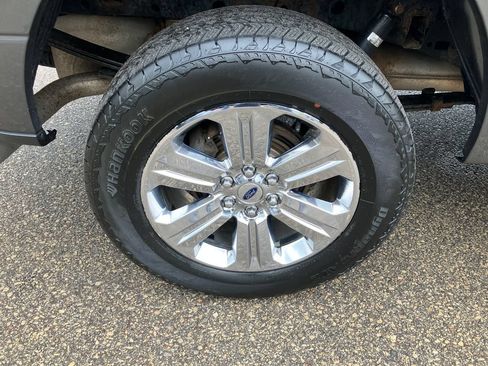 Used 2018 Ford F150 XLT w/ Equipment Group 302A Luxury AWD/4WD image 18