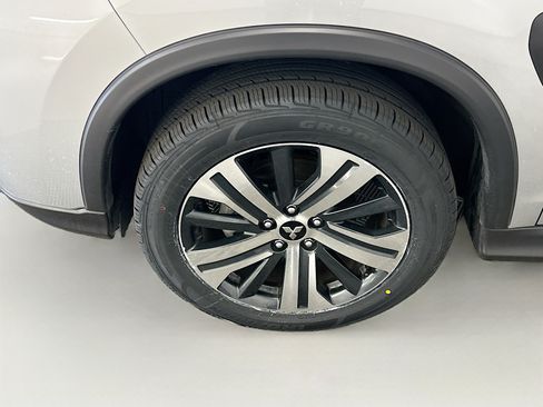 Used 2025 Mitsubishi Eclipse Cross SE AWD/4WD image 11