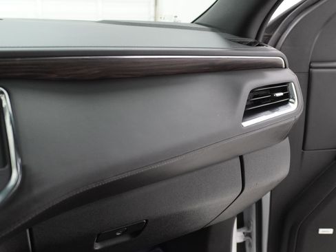 Used 2022 Chevrolet Tahoe LT w/ Luxury Package RWD image 31