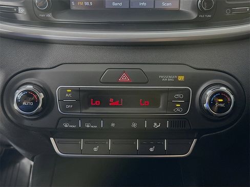 Used 2020 Kia Sorento LX w/ LX I4 Convenience Package image 18
