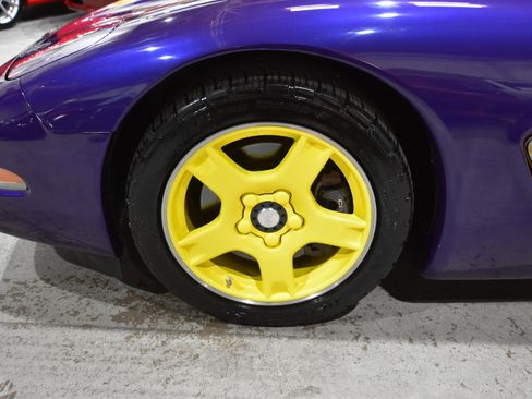 Used 1998 Chevrolet Corvette Convertible w/ Memory Pkg image 58