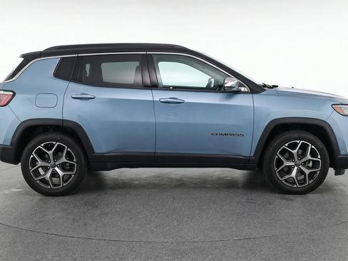 Used 2025 Jeep Compass Limited AWD/4WD image 11