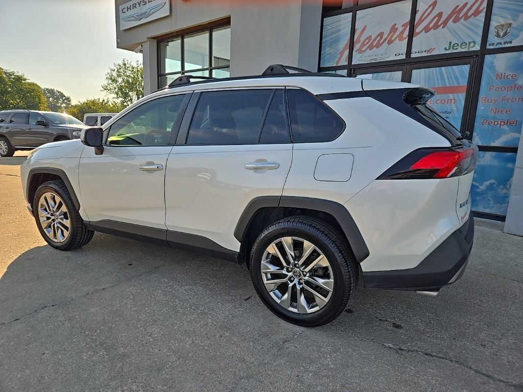 Used 2019 Toyota RAV4 Limited w/ Cold Weather Package AWD/4WD image 8