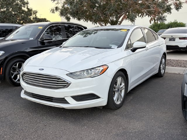 Used 2018 Ford Fusion SE w/ Fusion SE Technology Package FWD image 1