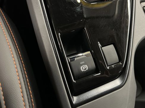 Used 2025 Subaru Crosstrek 2.5i Limited w/ Crosstrek Mirror Package image 30