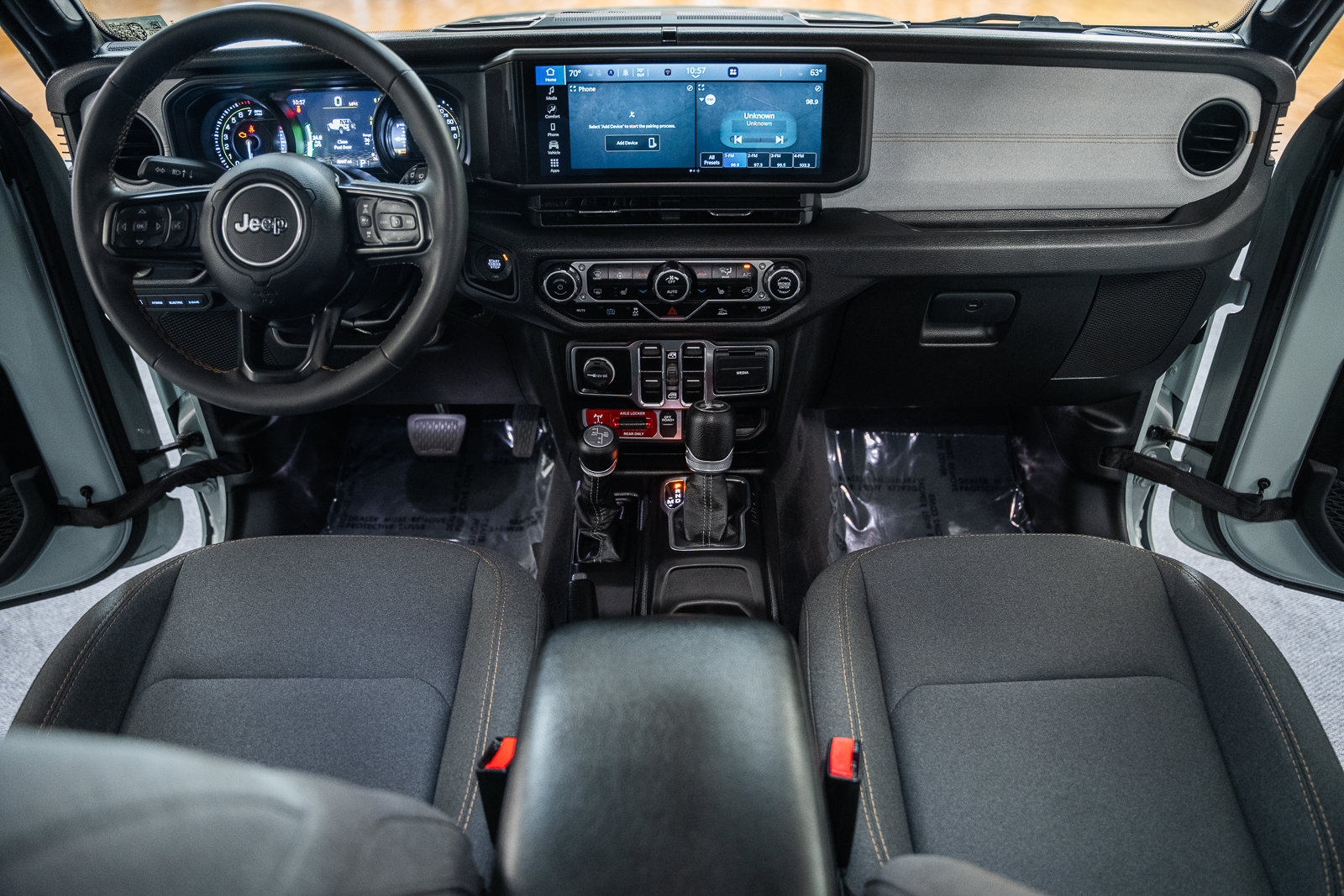 Used 2024 Jeep Wrangler Unlimited AWD/4WD image 26