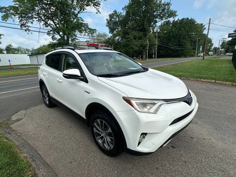 Used 2016 Toyota RAV4 XLE w/ Convenience Package AWD/4WD image 3