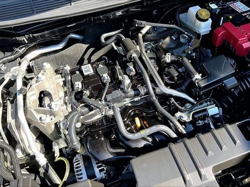 Used 2025 Nissan Kicks SR image 39